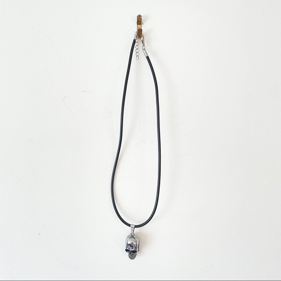 🛍3/$20 💀Skull Necklace - Picture 5 of 5